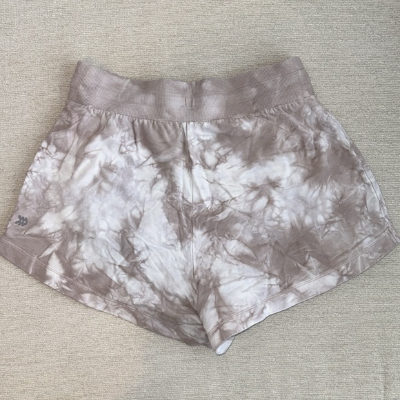 Tie-dye shorts - Picture 2 of 3